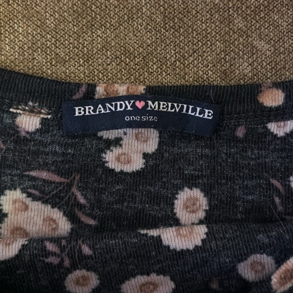 tiny off the shoulder bm top. comfy and cute one size - Picture 2 of 2